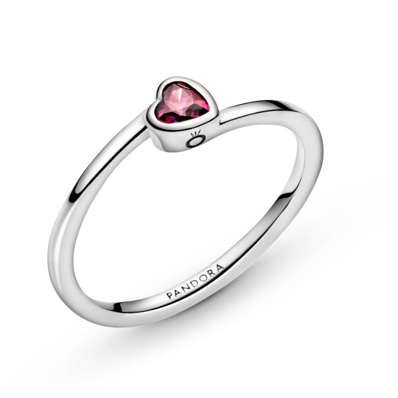 Anillo Pandora Corazón Solitario Rojo Inclinado 199267C01