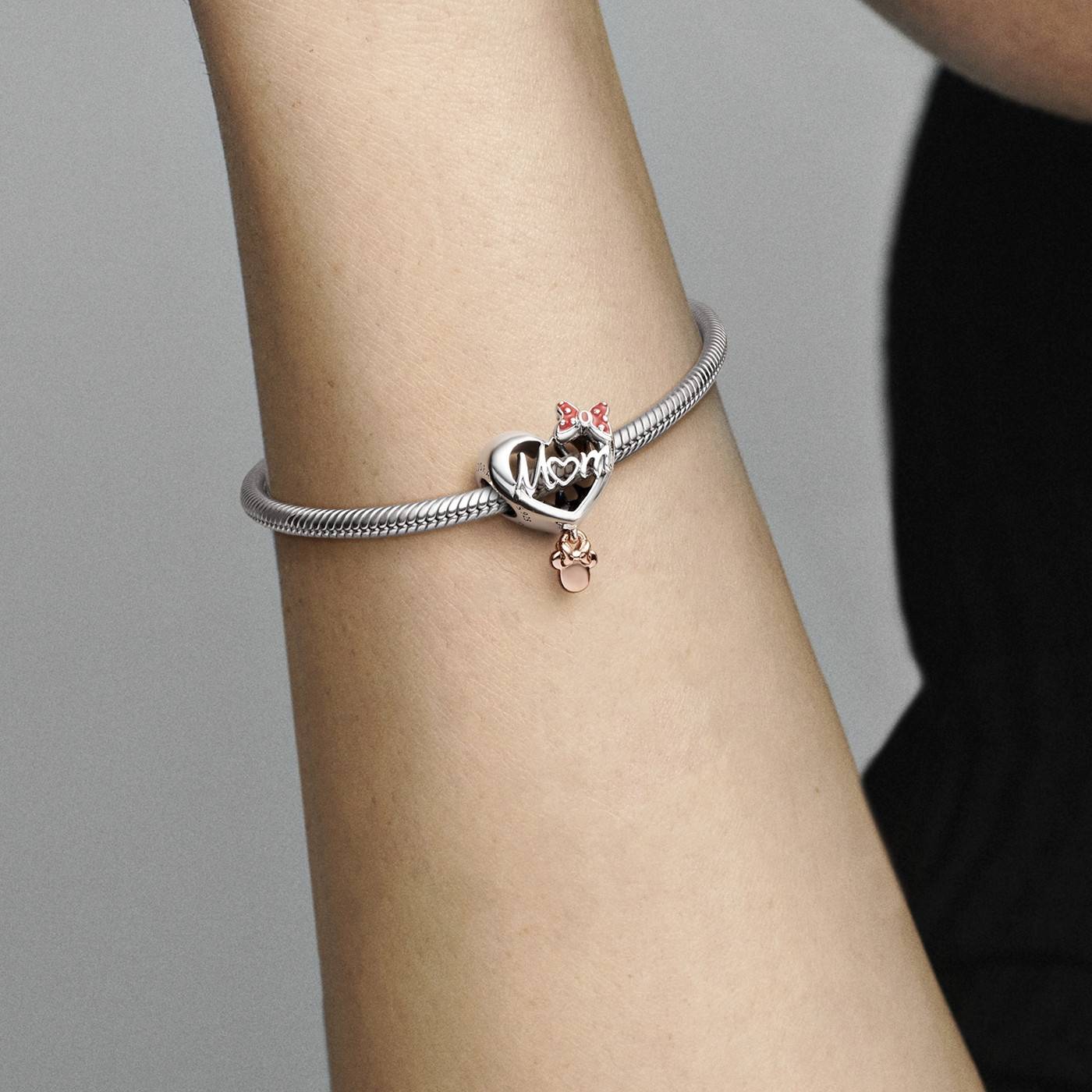 Charm Pandora Corazón Mamá Minnie Disney 781142C01 - Imagen 8