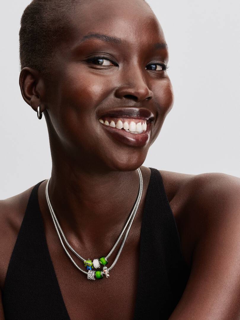 Charm Pandora Disney Pixar Remy en Plata Ley Esmalte Negro, Rosa y Blanco Brillante Referencia 794022C01 - Imagen 4