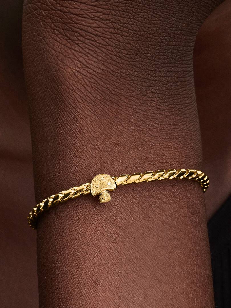 Mini Charm de Seta Texturizada Chapado en Oro de 14k - Referencia 764048C00 - Imagen 4