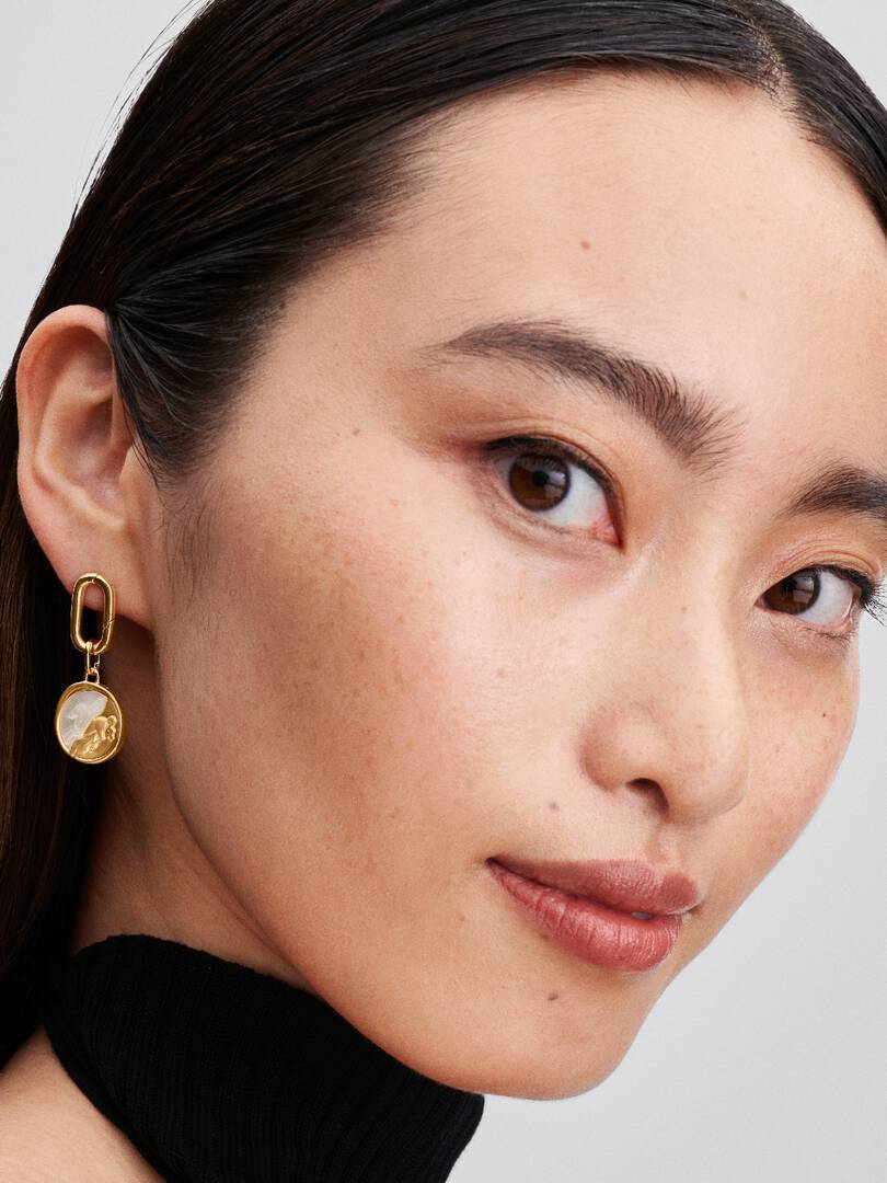 Medallón Pandora de Pegaso chapado en oro de 14 k con nácar artificial blanco dorado - Imagen 6