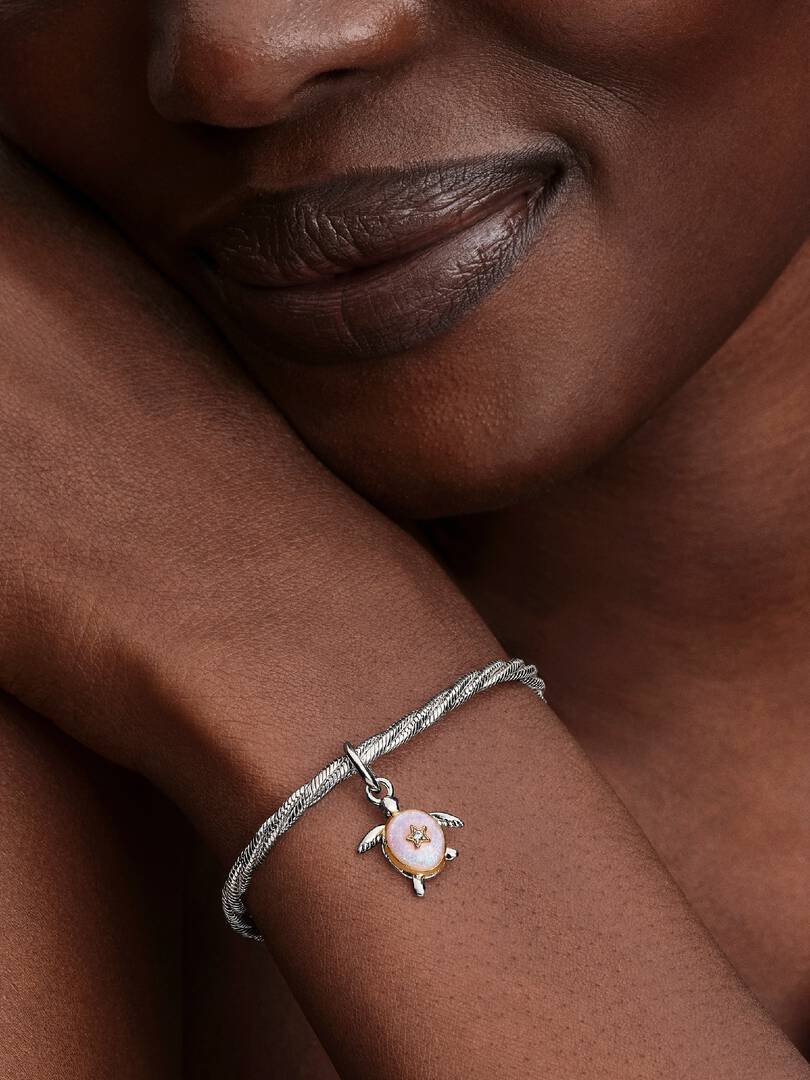 Charm colgante Tortuga Marina Rosa Pandora Club 2026. 764432C01 - Imagen 6